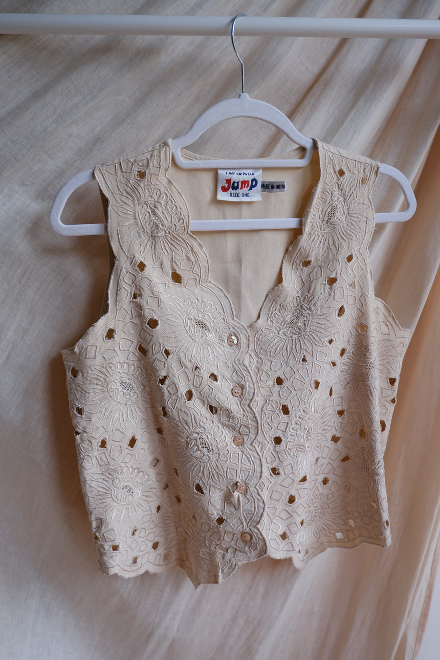 Cut-Out Embroidered Waistcoat - M
