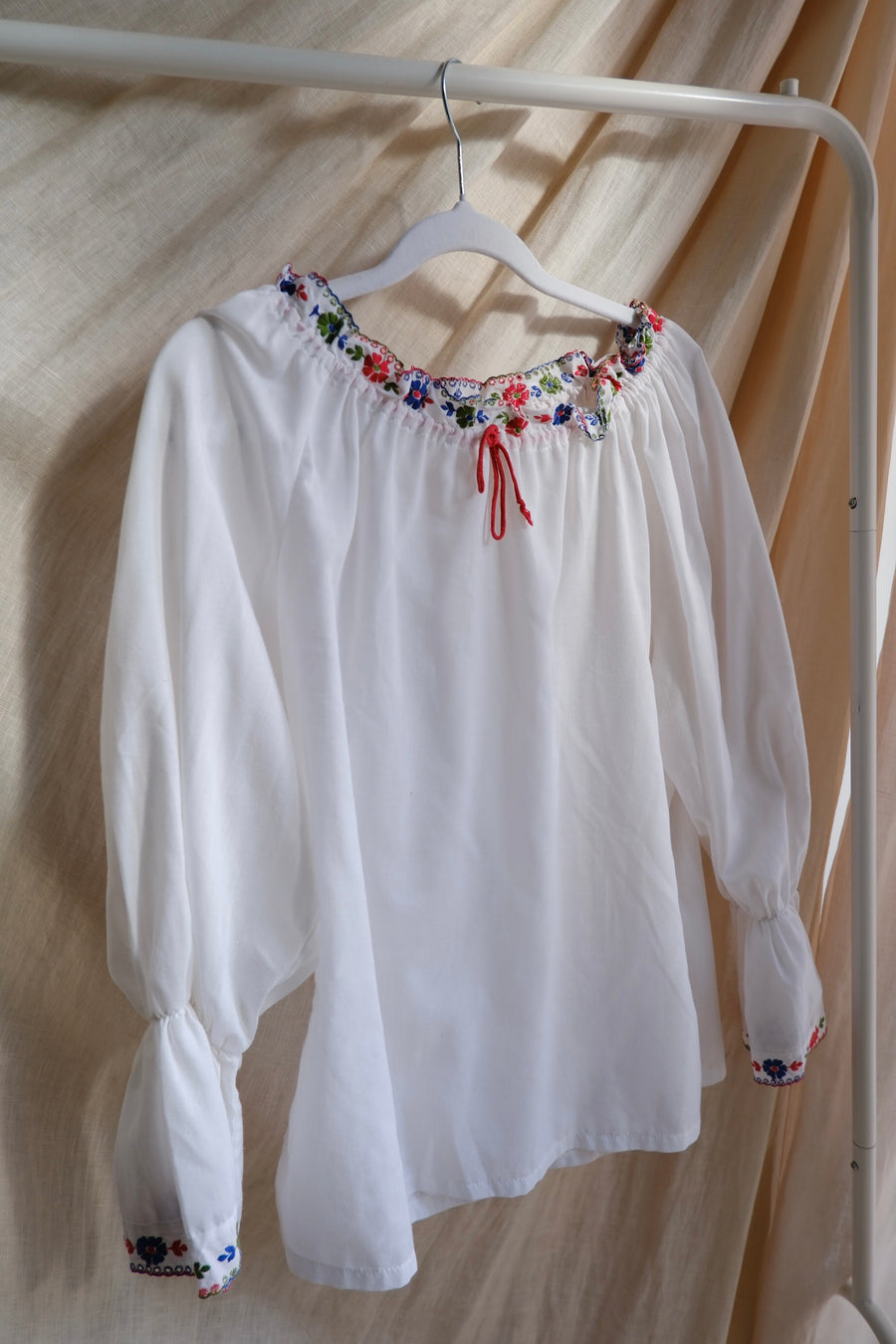 Embroidered White Blouse - M
