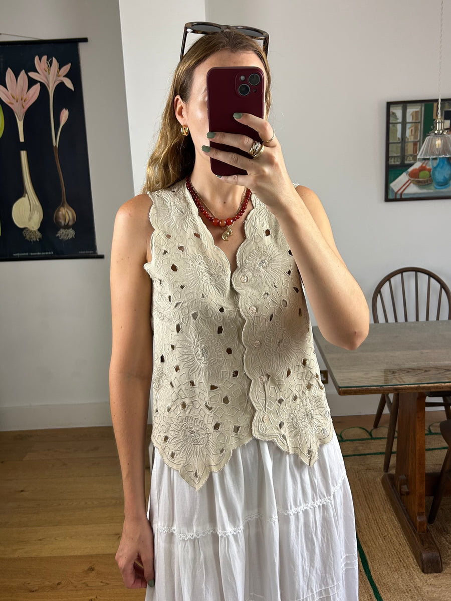 Cut-Out Embroidered Waistcoat - M