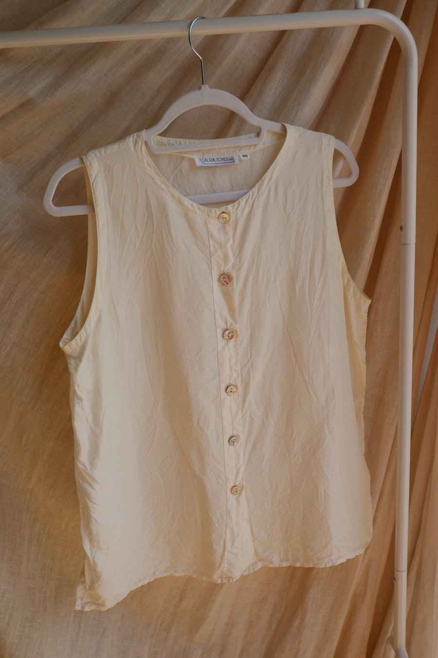 Silk Sleeveless Shirt - M