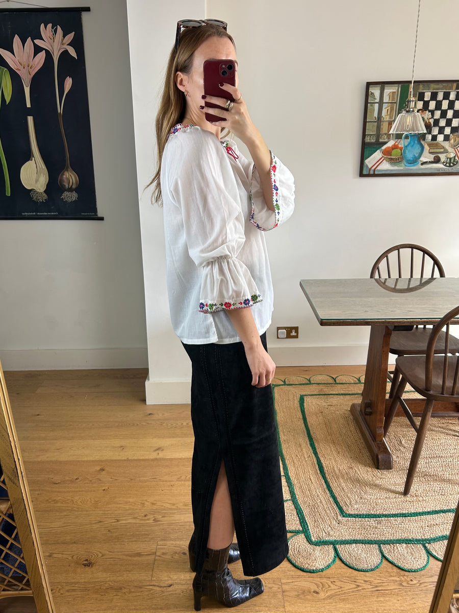 Embroidered White Blouse - M