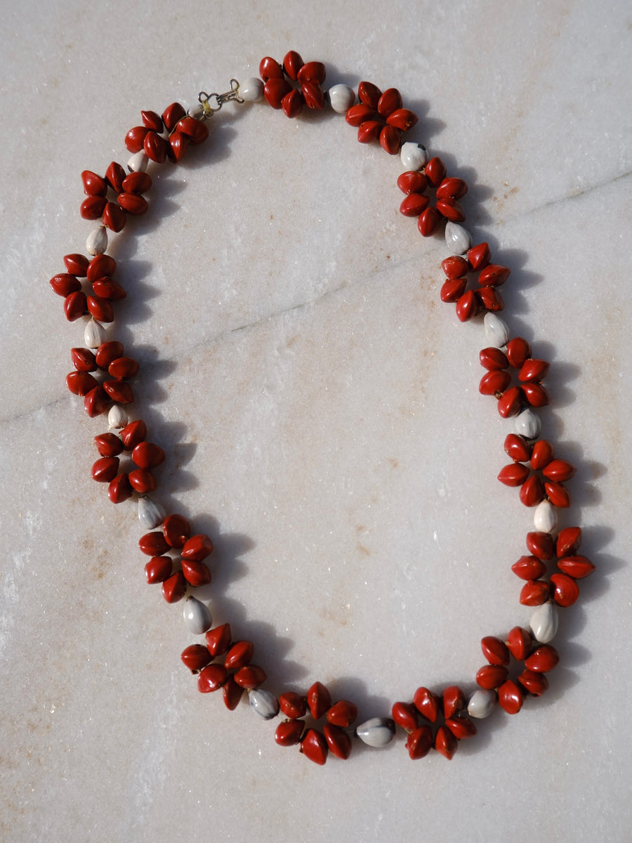Daisy Seed Necklace