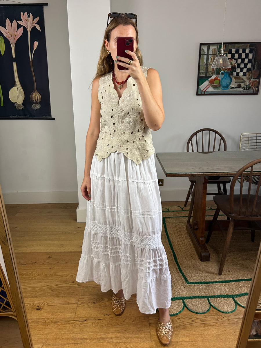 Cut-Out Embroidered Waistcoat - M