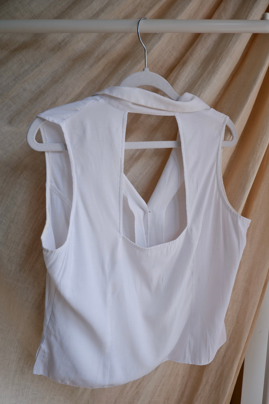 White Sleeveless Shirt - L