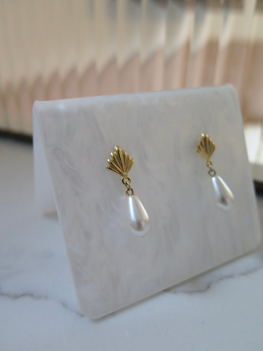9ct Gold Shell Pearl Earrings