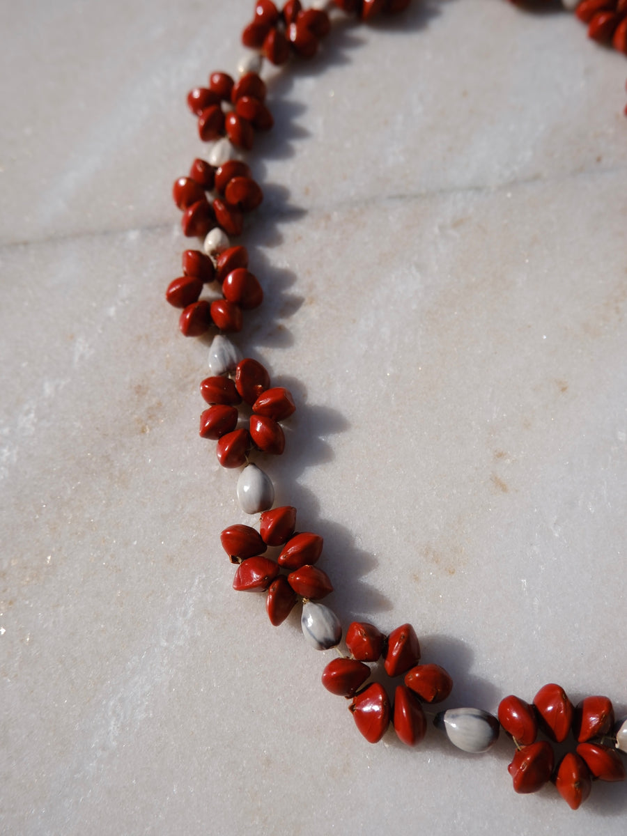 Daisy Seed Necklace