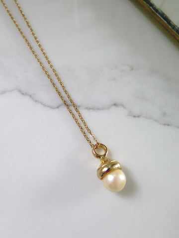 Gold Plated Simple Pearl Pendant Necklace - 16